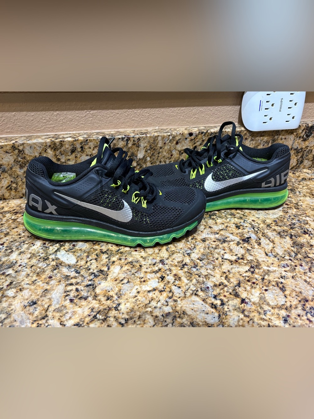 Nike Boys Youth Nike Air Max Green Black Lace Very Clean size 6Y